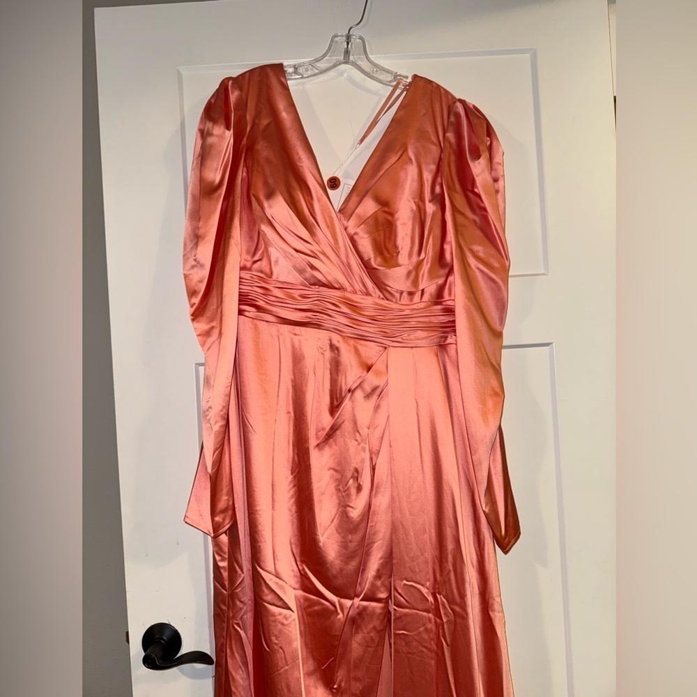 New | Mac Duggal 12404 Long Sleeve Satin Gown 16 - Picture 5 of 6